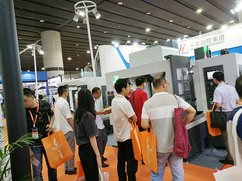 2019廣東工博會(huì)華亞數(shù)控現(xiàn)場照片 (4).jpg 2019廣東工博會(huì)華亞數(shù)控現(xiàn)場照片 (4).jpg